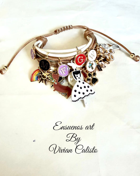 Pamela Historia de Vida — 30 Charms Bracelet
